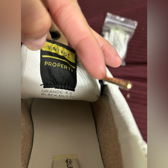 Vintage Havana Sneakers - Picture 5 of 11